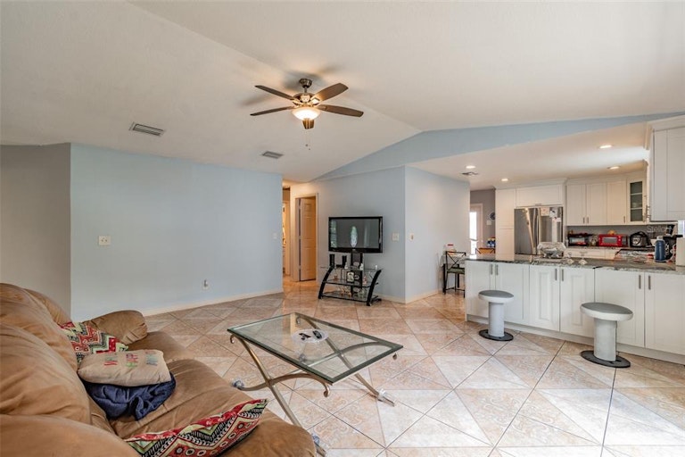 Photo 13 of 40 - 8107 N Lois Ave, Tampa, FL 33614
