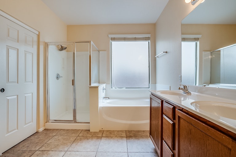 Photo 4 of 29 - 14115 W Bloomfield Rd, Surprise, AZ 85379