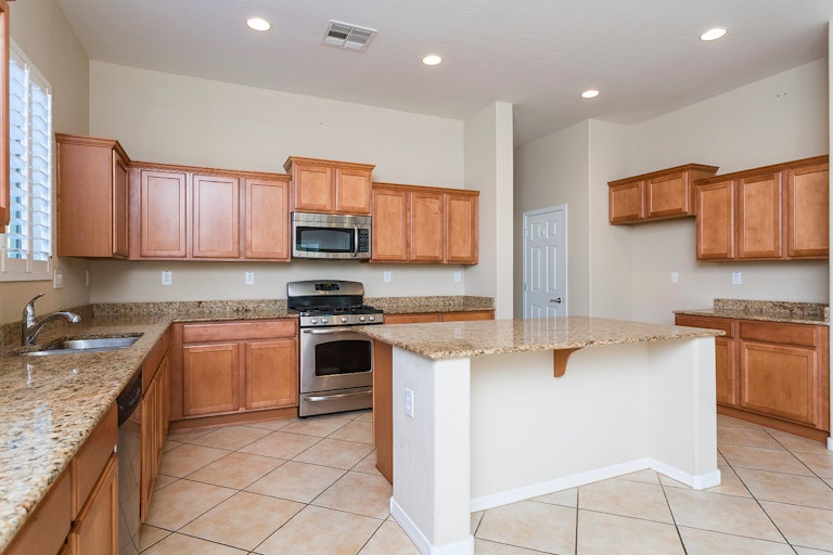 Photo 3 of 24 - 43324 N 49th Ln, New River, AZ 85087