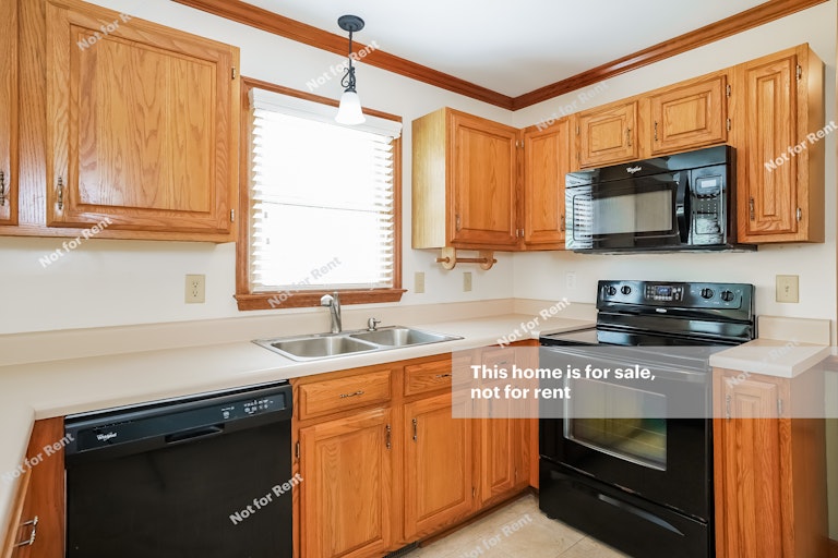 Photo 2 of 25 - 6716 Walnut Cove Dr, Raleigh, NC 27603