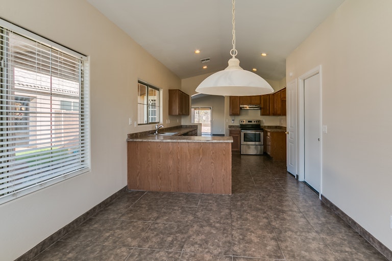 Photo 10 of 31 - 3113 S 93rd Ave, Tolleson, AZ 85353