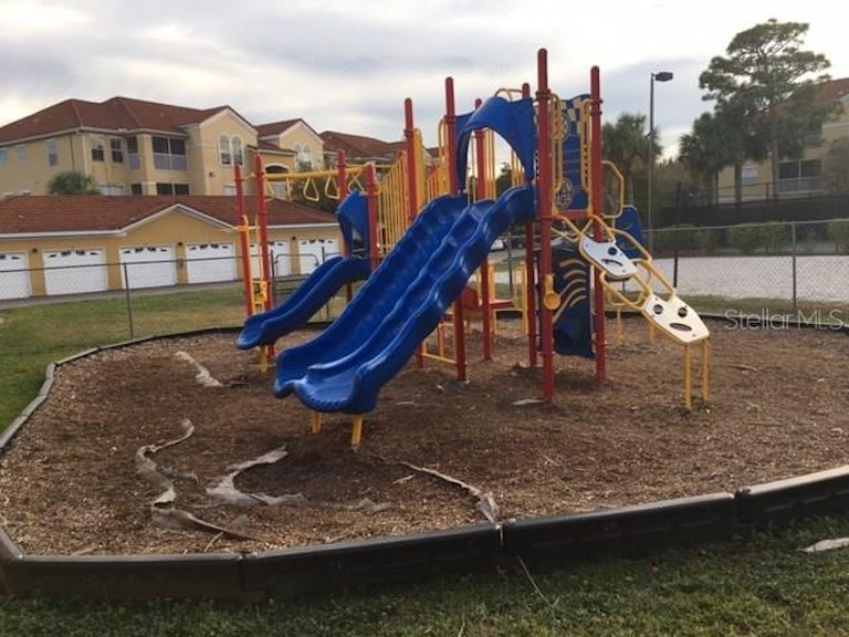 Photo 5 of 12 - 18001 Richmond Place Dr #1223, Tampa, FL 33647