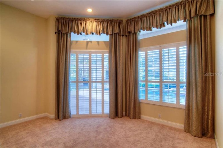 Photo 10 of 25 - 18630 Avenue Capri, Lutz, FL 33558