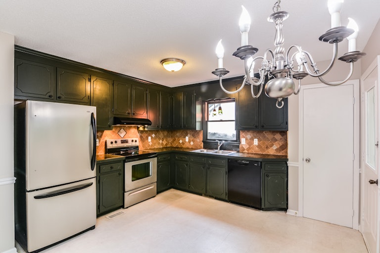 Photo 6 of 11 - 4221 Timberbrook Dr, Raleigh, NC 27616