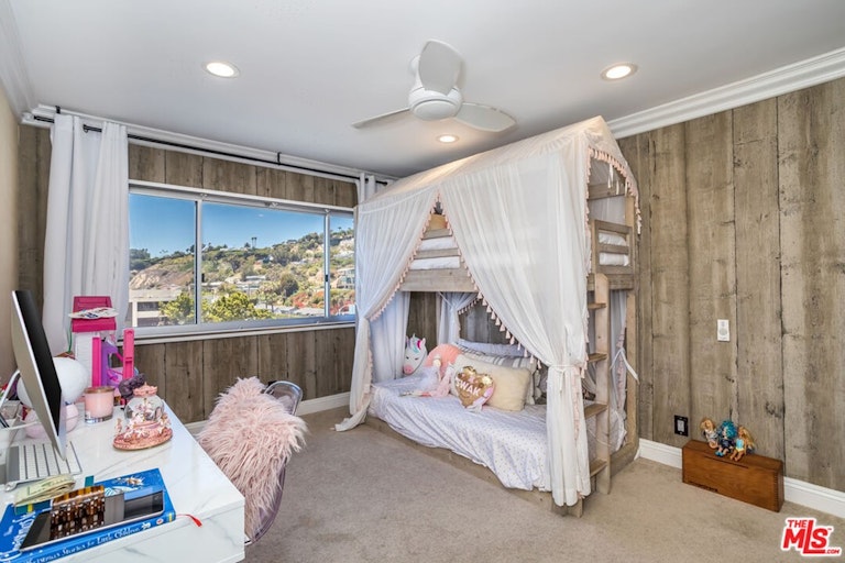 Photo 20 of 28 - 22548 Pacific Coast Hwy #410, Malibu, CA 90265