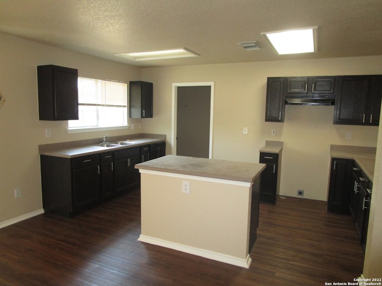 Photo 6 of 15 - 10604 Staggering Crk, San Antonio, TX 78254