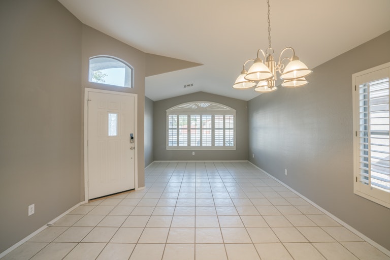 Photo 4 of 34 - 6463 W Adobe Dr, Glendale, AZ 85308