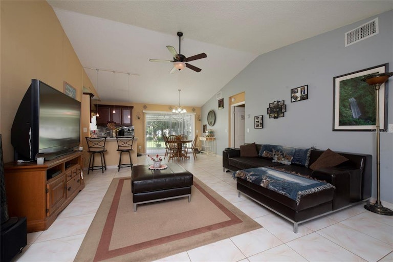 Photo 6 of 35 - 12781 Ohio Woods Ln, Orlando, FL 32824