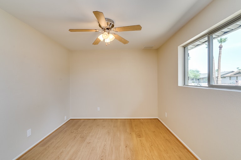Photo 10 of 15 - 3739 W Las Palmaritas Dr, Phoenix, AZ 85051