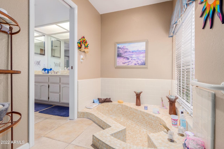 Photo 23 of 32 - 10424 E Cinnabar Ave, Scottsdale, AZ 85258