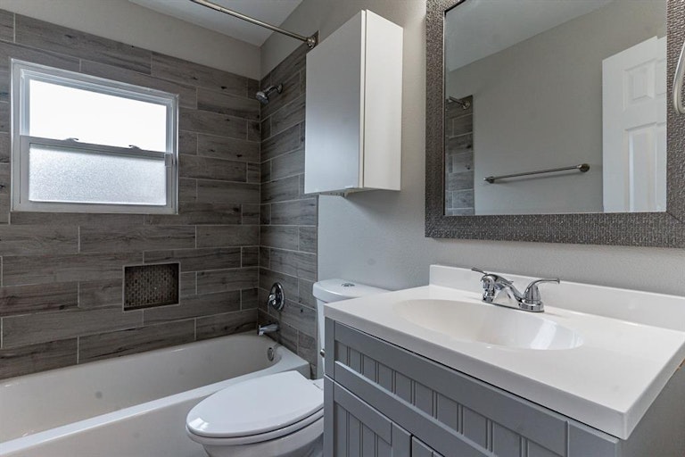 Photo 12 of 20 - 1417 Wynn Ter, Arlington, TX 76010