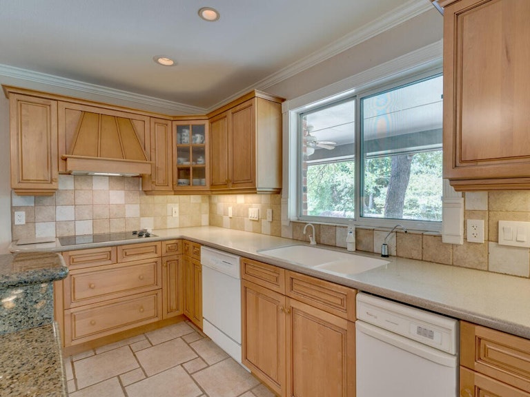 Photo 19 of 40 - 8800 Spring Lake Dr, Austin, TX 78750