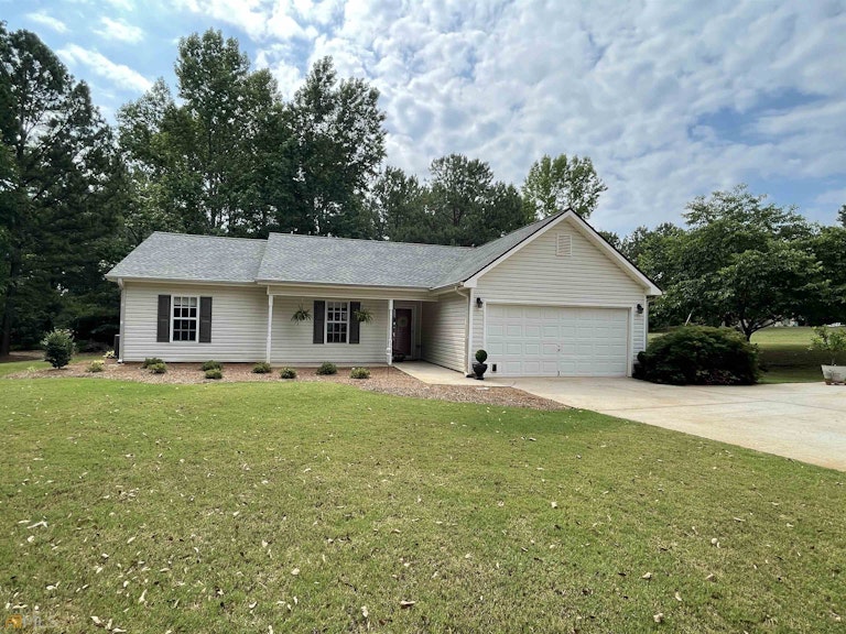 Photo 2 of 36 - 528 Butler Bridge Dr, McDonough, GA 30252
