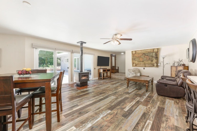 Photo 31 of 52 - 7373 Nob Hill Dr, Carmichael, CA 95608