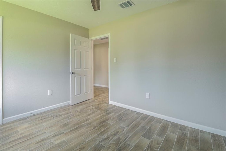 Photo 15 of 20 - 16927 Paint Rock Rd, Friendswood, TX 77546