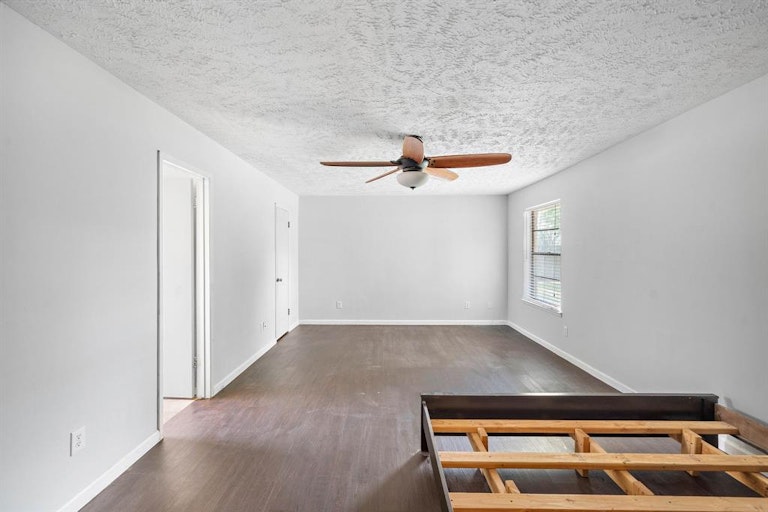 Photo 15 of 20 - 2518 Sage Brush Ln, Sugar Land, TX 77479
