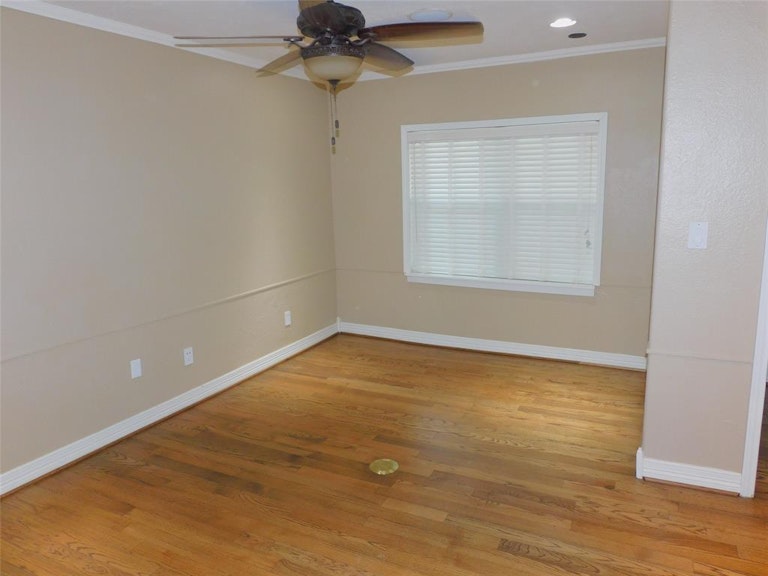 Photo 9 of 15 - 2812 Morningside Ln, Pasadena, TX 77506