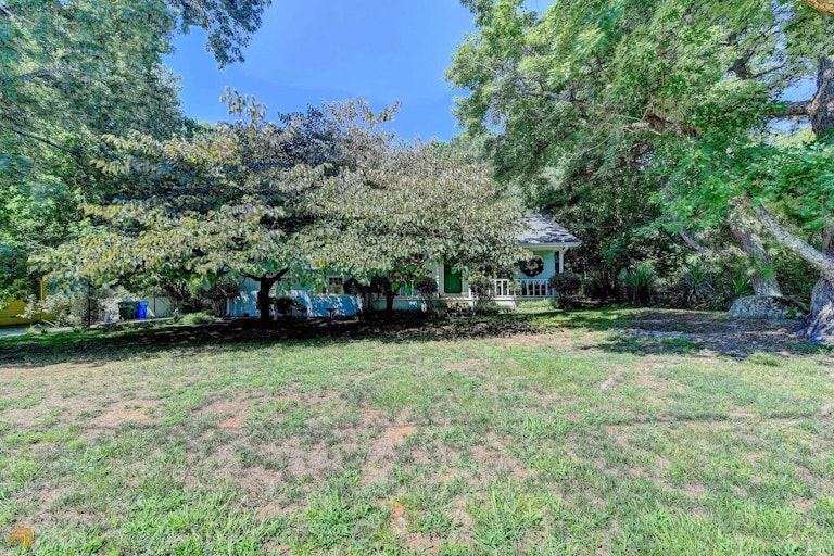 Photo 38 of 39 - 3371 San Antonio Dr, Snellville, GA 30039