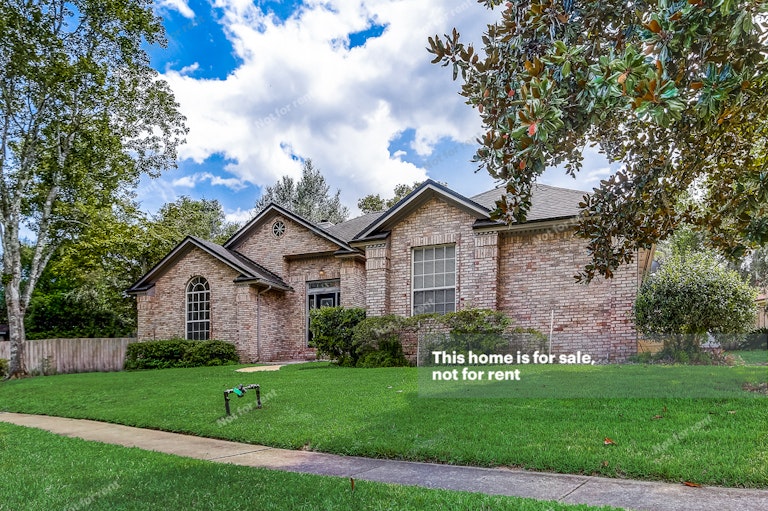 Photo 10 of 53 - 12060 Wren Hollow Ct, Jacksonville, FL 32246