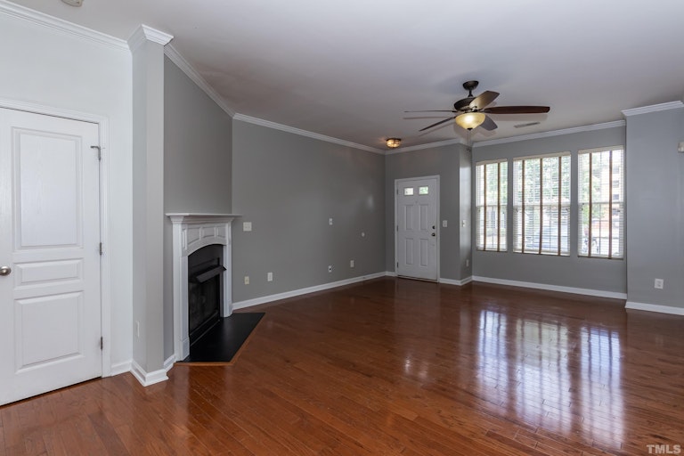 Photo 6 of 21 - 895 Cupola Dr, Raleigh, NC 27603