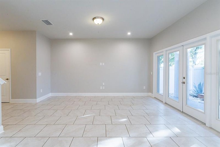 Photo 3 of 20 - 2904 Gipper Cir, Sanford, FL 32773