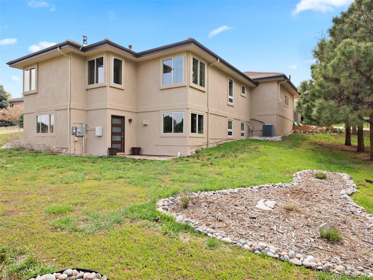 Photo 3 of 39 - 6443 Big Horn Trl, Littleton, CO 80125