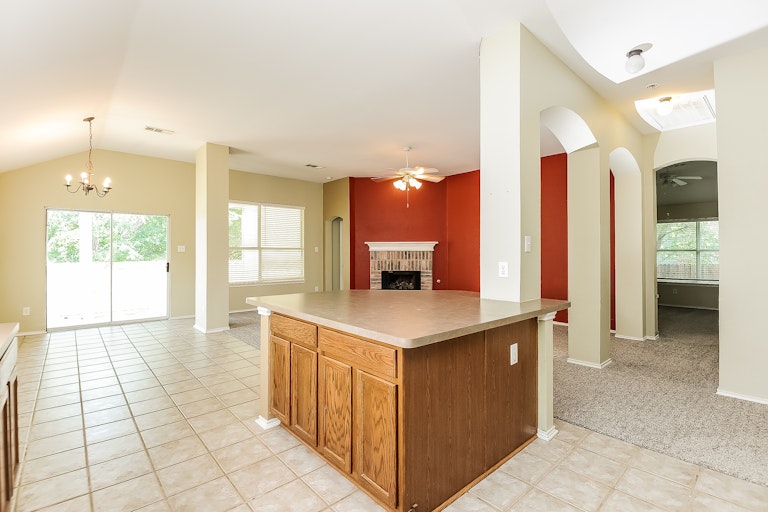 Photo 3 of 25 - 13308 Ridgepointe Rd, Fort Worth, TX 76244