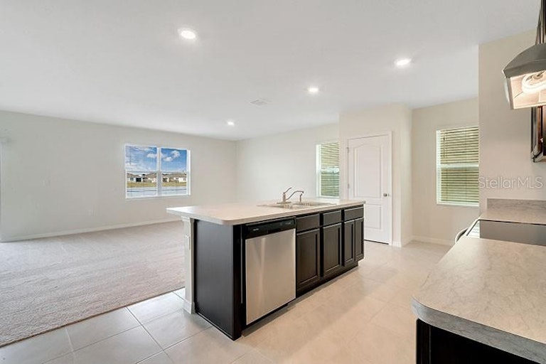 Photo 5 of 19 - 2585 Shamrock St, Tavares, FL 32778