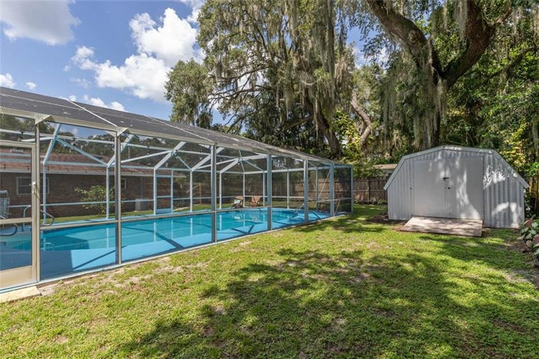 Photo 43 of 56 - 721 W Nelson St, Tavares, FL 32778