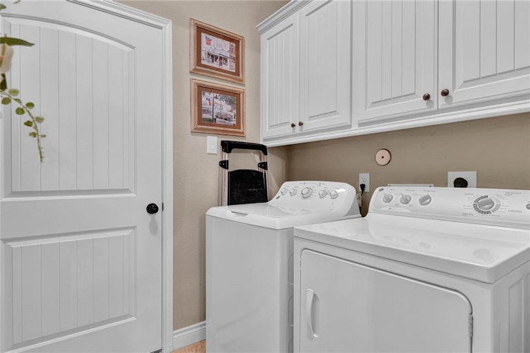 Photo 6 of 38 - 8702 Malardcrest Dr, Humble, TX 77346