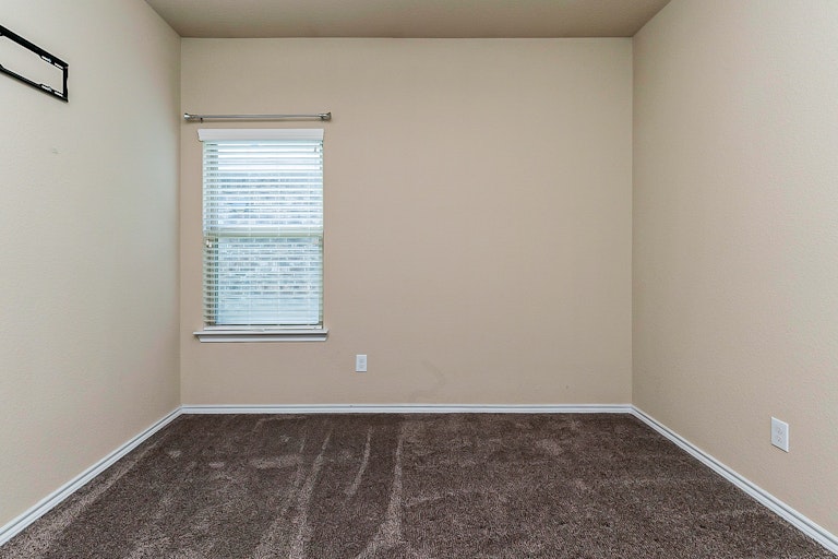 Photo 17 of 23 - 11320 Gold Canyon Dr, Haslet, TX 76052