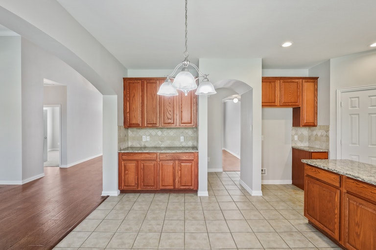 Photo 15 of 36 - 304 Granite Falls Dr, Keller, TX 76248