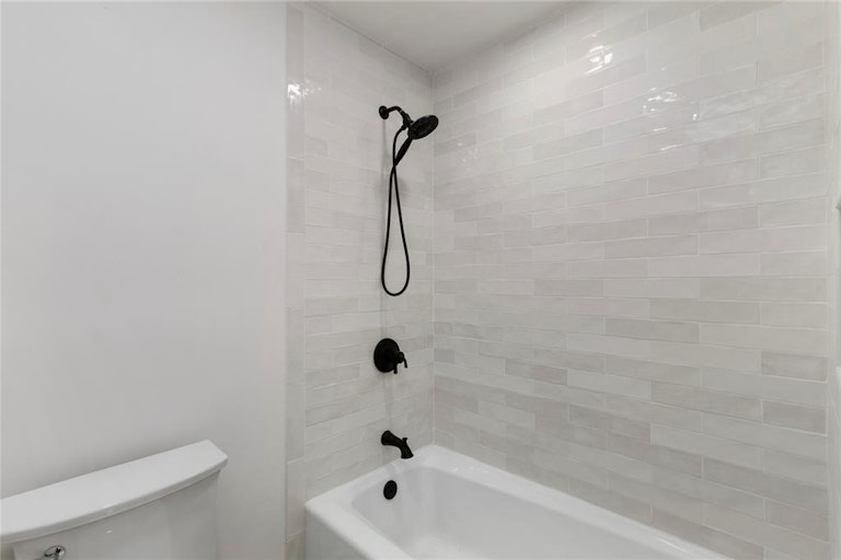 Photo 30 of 48 - 1924 Foxtail Pl, Spring, TX 77380