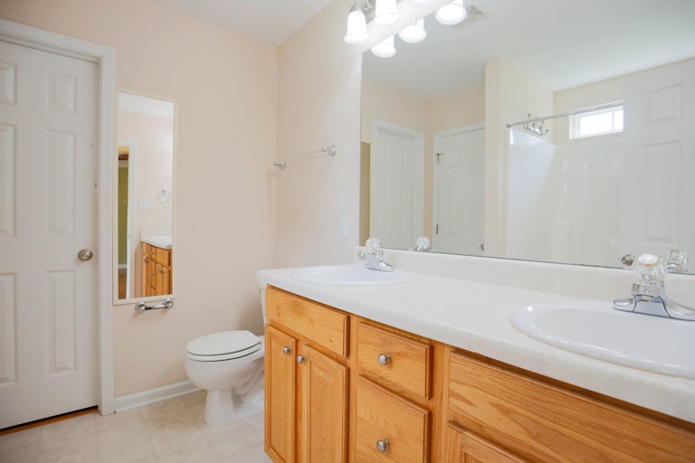 Photo 6 of 23 - 2269 Southfort Dr, Garner, NC 27529