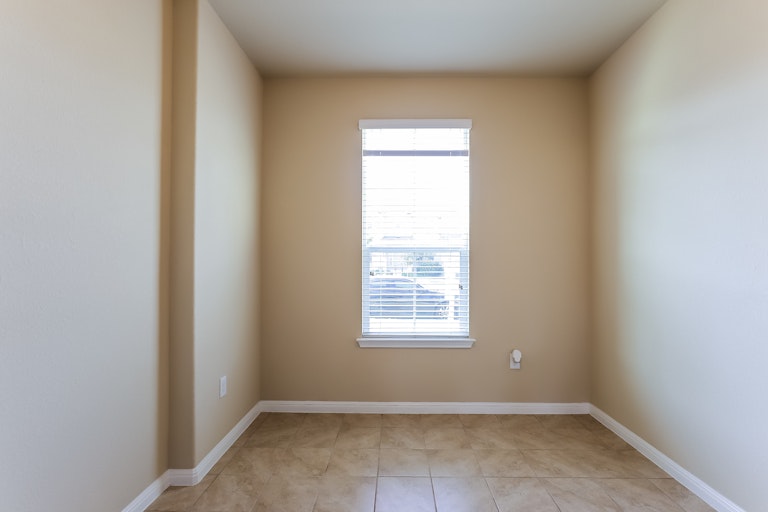 Photo 18 of 25 - 317 Crater Lake Dr, Pflugerville, TX 78660