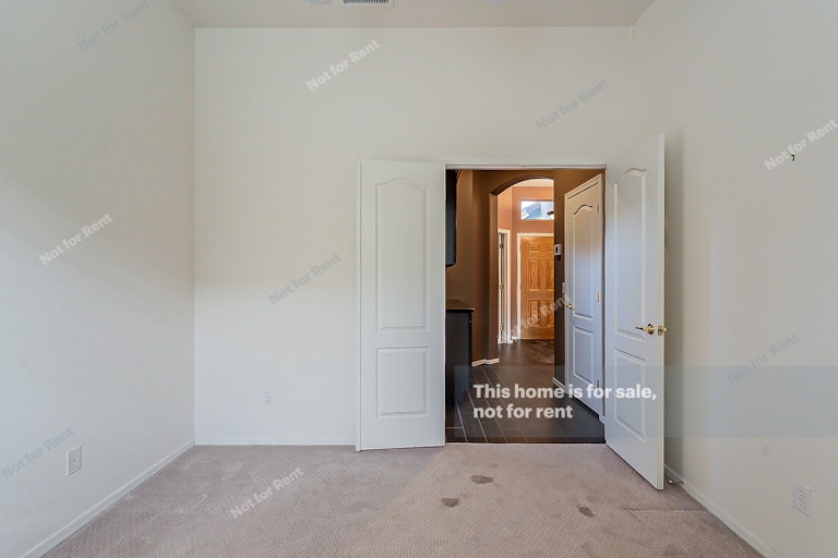 Photo 14 of 20 - 532 N Cambridge St, Gilbert, AZ 85233