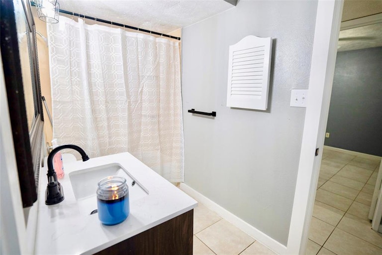 Photo 12 of 20 - 16906 Cairngale St, Houston, TX 77084