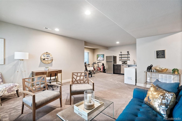 Photo 31 of 40 - 2347 S Loveland St, Denver, CO 80228