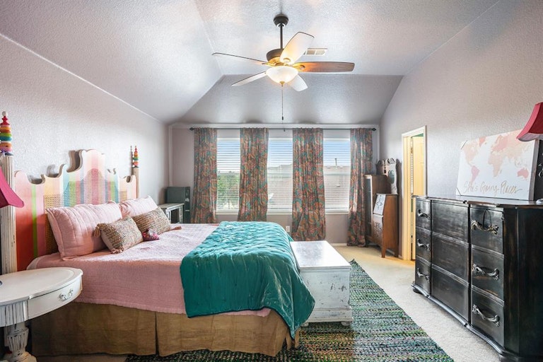 Photo 20 of 34 - 5901 Westgate Dr, Fort Worth, TX 76179