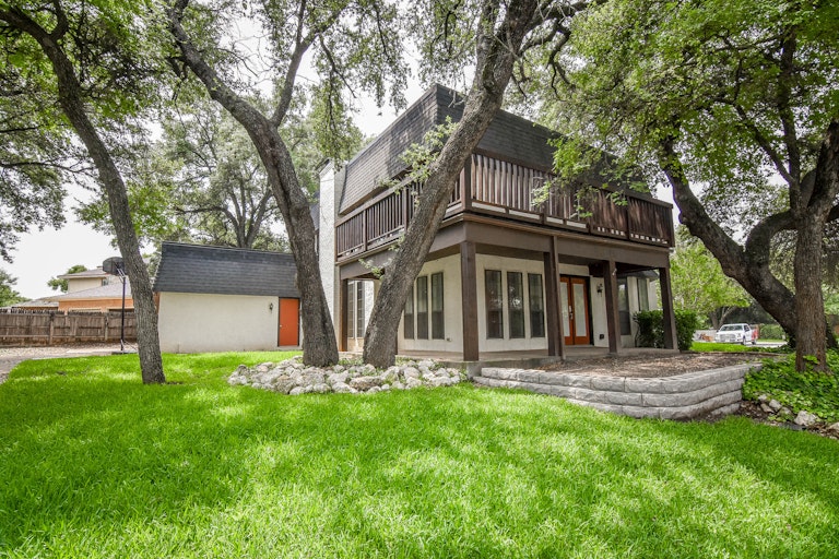 Photo 7 of 30 - 9140 Westwood Shores Dr, Fort Worth, TX 76179