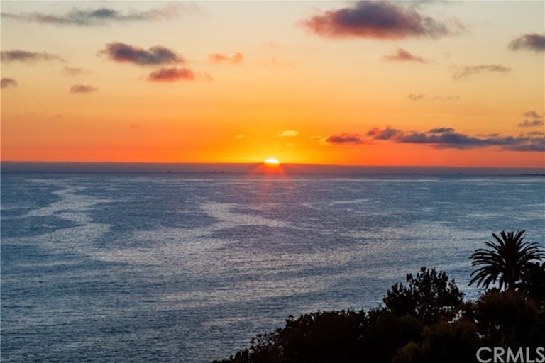 Photo 37 of 51 - 26 N Stonington Rd, Laguna Beach, CA 92651