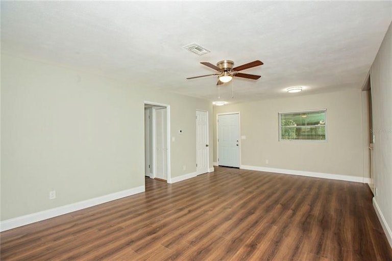 Photo 11 of 36 - 8301 Edie Way, Orlando, FL 32810
