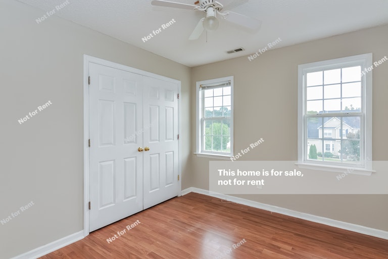 Photo 14 of 25 - 1112 Feldmen Dr, Raleigh, NC 27603