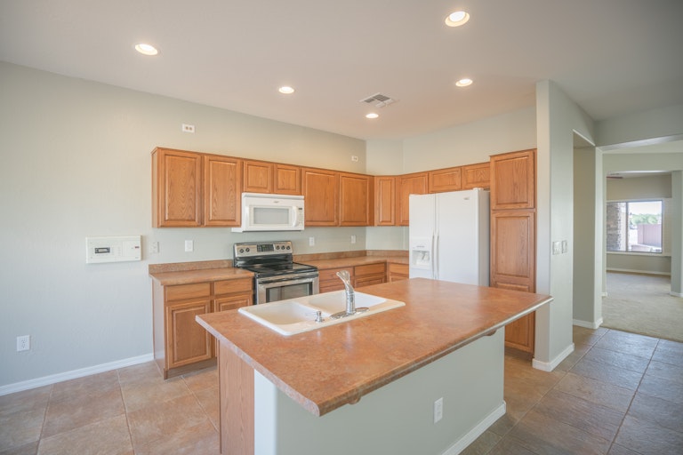 Photo 7 of 30 - 26423 N 167th Ave, Surprise, AZ 85387