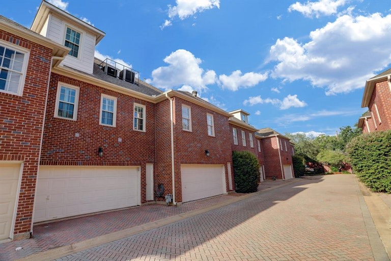 Photo 20 of 20 - 3235 Bellefontaine St, Houston, TX 77025