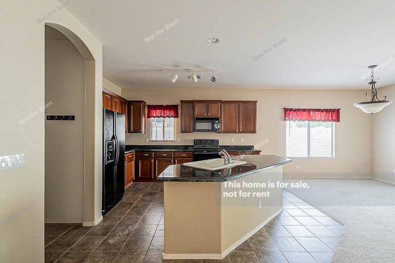 Photo 8 of 25 - 14154 W Evans Dr, Surprise, AZ 85379