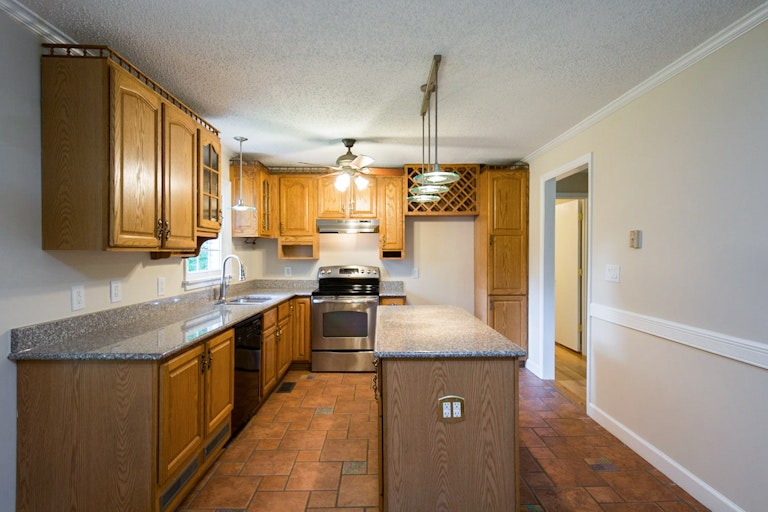 Photo 6 of 16 - 7709 Leesville Rd, Raleigh, NC 27613