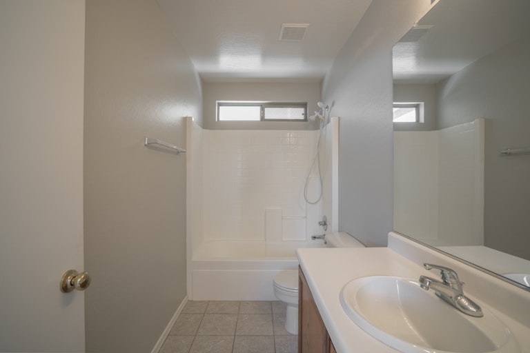 Photo 13 of 24 - 15012 W Calavar Rd, Surprise, AZ 85379