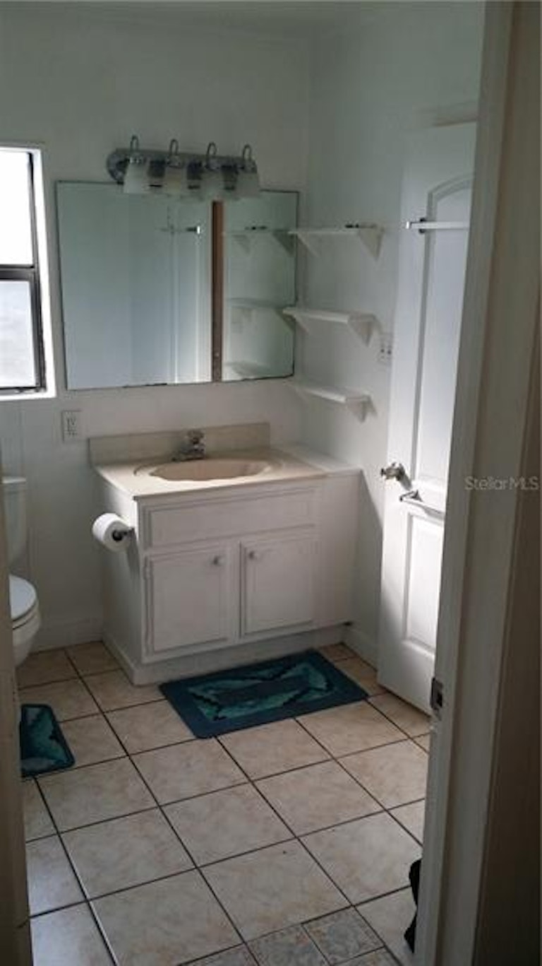 Photo 12 of 13 - 1415 Carlson Dr, Orlando, FL 32804