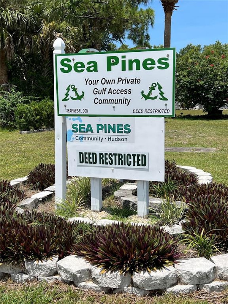 Photo 24 of 25 - 7431 Islander Ln, Hudson, FL 34667